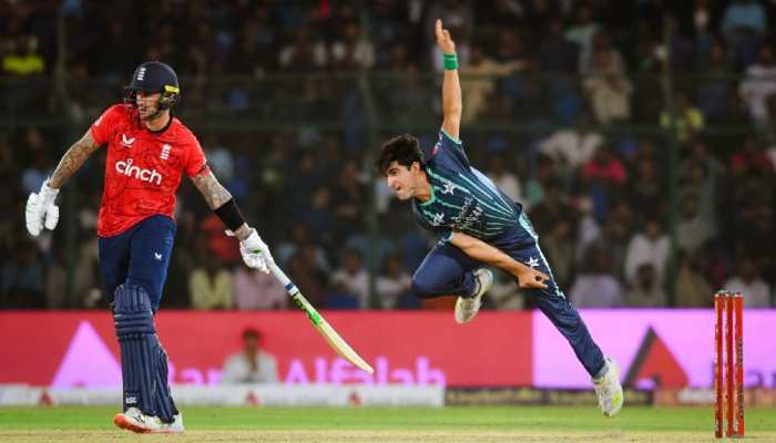 Pakistanis criticize Pakistan Cricket Team's poor performance versus England